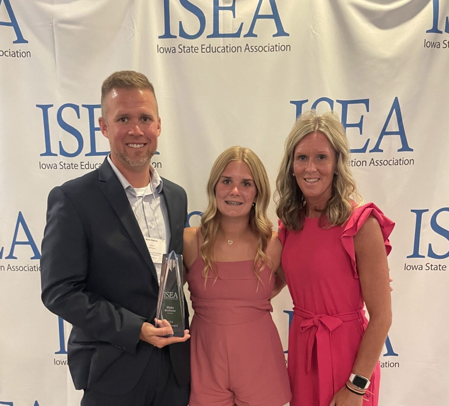 Mitchellville Elementary Principal Wins Prestigious ISEA TEAM Award ...